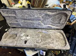 FENDER AMERICAN DELUXE MOLDED CASE STRATOCASTER USA W/ TAG