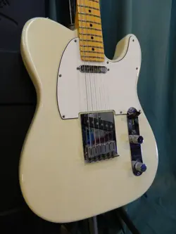2000 FENDER AMERICAN SERIES TELECASTER, CLEAN! GREAT PLAYER!