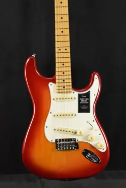 FENDER PLAYER II STRATOCASTER AGED CHERRY BURST MAPLE FINGERBOARD