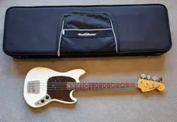 2007 FENDER MUSTANG BASS - VINTAGE WHITE, SHORT SCALE W/ CASE, MADE IN JAPAN