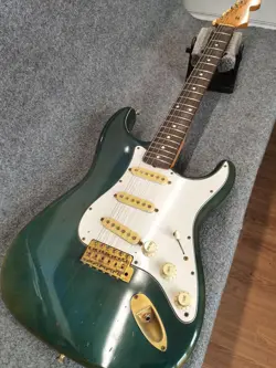 FENDER JAPAN ST62G-65 USED BASSWOOD BODY MAPLE NECK ROSEWOOD FINGERBOARD