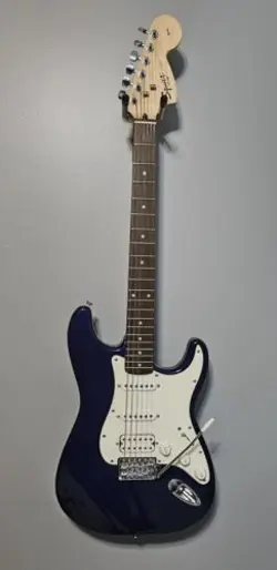 SQUIER BY FENDER AFFINITY STRAT   PLAYS AND SOUNDS GREAT! BEAUTIFUL !!!