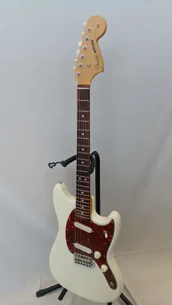 FENDER MUSTANG ELECTRIC GUITAR - SOLID BODY - NEW