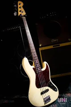 FENDER AMERICAN STANDARD JAZZ BASS 2009