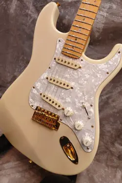 FENDER JAPAN STR-135RK ELECTRIC GUITAR