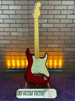 1995 FENDER STRATOCASTER AMERICAN PLUS DELUXE CRIMSON BURST  W/ HARD CASE