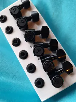 STAGGERED TUNING MACHINES