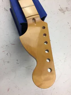 STRATOCASTER NECK READ