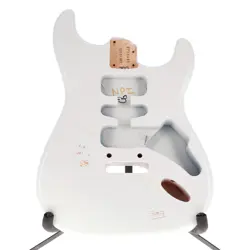 FENDER AMERICAN ULTRA II STRATOCASTER BODY ALDER AVALANCHE WHITE FINISH