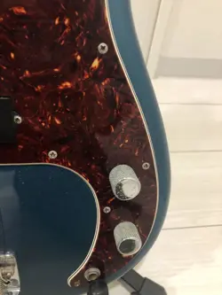 2000 MADE FENDER USA PRECISION BASS ELECTRIC