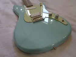 2017 FENDER OFFSET DUO-SONIC HS DAPHNE BLUE PAU FERRO FRETBOARD ELECTRIC GUITAR