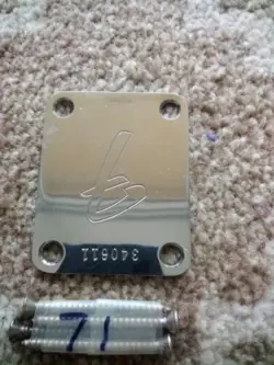 PRECISION JAZZ GUITAR