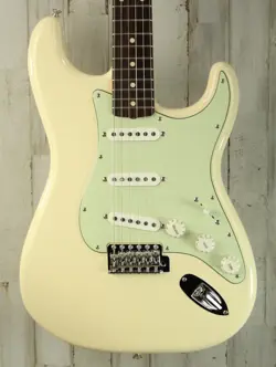 USED FENDER VINTERA II '60S STRATOCASTER (566)