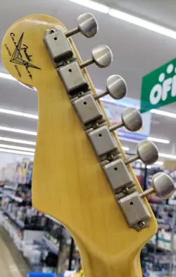 FENDER CUSTOM SHOP LIMITED EDITION 1962/63 STRATO ELECTRIC GUITAR