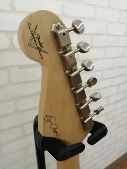 STRATOCASTER MB