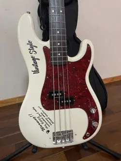 FENDER HAMA OKAMOTO PRECISION BASS 4 OLYMPIC WHITE SEYMOUR DUNCAN SPB-3