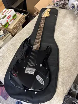 2000 FENDER STANDARD SERIES SQUIER TOM DELONGE STRATOCASTER ELECTRIC GUITAR MINT