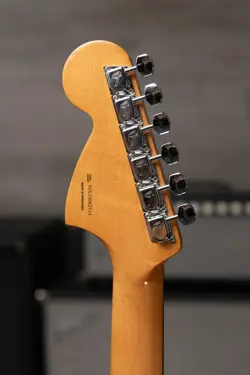 FENDER VINTERA II '70S JAGUAR - VINTAGE WHITE WITH GIG BAG