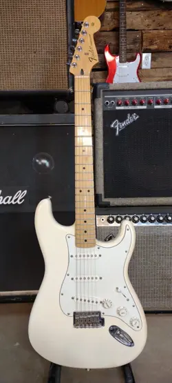 FENDER STRATOCASTER MEXICO OLYMPIC WHITE MAPLE NECK W' TREMOLO BRIDGE 