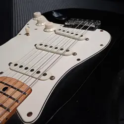 FENDER 1975 STRATOCASTER HARDTAIL BLACK FINEST GUITARS SAFE DELIVERY FROM JAPAN