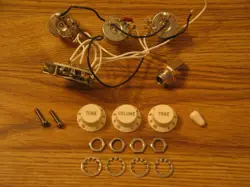 FENDER 1998 USA WHITE AMERICAN STRATOCASTER ELECTRONIC CONTROL POTS HARNESS