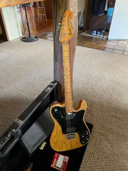 VINTAGE 1974 FENDER STRATOCASTER DELUXE W ORIGINAL CASE