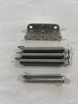 2023 FENDER STRATOCASTER DELUXE SERIES TREMOLO CLAW SPRINGS & SCREWS