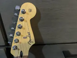 FENDER PLAYER STRATOCASTER MAPLE FINGERBOARD ELECTRIC GUITAR POLAR WHITE