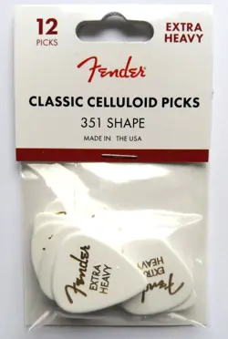 12 FENDER 351 PICKS, EXTRA HEAVY CLASSIC CELLULOID, GUITAR PICK HANG BAG