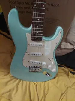 FENDER STRATACASTER SEAFOAM