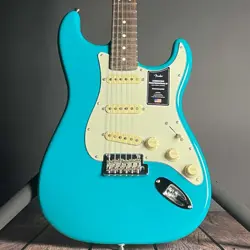FENDER AMERICAN PROFESSIONAL II STRATOCASTER, ROSEWOOD - MIAMI BLUE (2021)