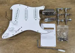 FENDER SQUIER DEBUT SERIES STRATOCASTER LOT