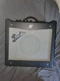 AMPLIFIER USED BLACK