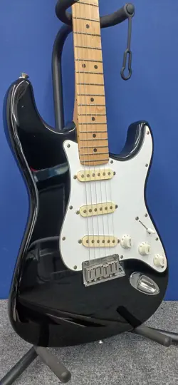 FENDER USA AMERICAN STANDARD STRATOCASTER SAFE DELIVERY FROM JAPAN