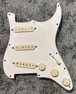 FENDER PRE-WIRED LOADED STRAT PICKGUARD CUSTOM SHOP TEXAS SPECIAL SSS