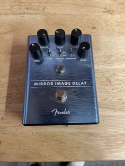 FENDER MIRROR IMAGE DELAY DIGITAL ANALOG TAPE ECHO GUITAR PEDAL
