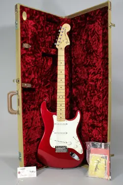 2009 FENDER AMERICAN SPECIAL STRATOCASTER CANDY APPLE RED W/OHSC