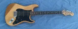 2013 FENDER STRATOCASTER ELECTRIC GUITAR MADE IN MEXICO