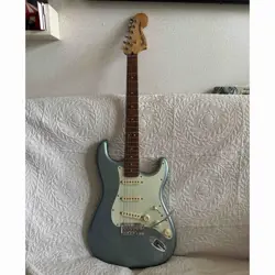 FENDER DELUXE ROADHOUSE STRATOCASTER NO.LG877