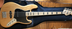 SQUIER BY FENDER VINTAGE MODIFIED 70'S JAZZ BASS NATURAL BLONDE W/FENDER BAG