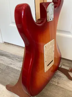 DELUXE STRATOCASTER GUITAR