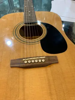 SIX STRING RIGHT-HANDED