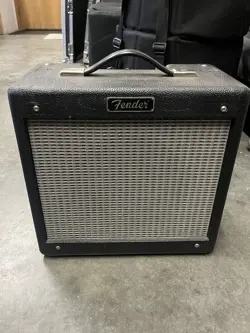 FENDER PRO JUNIOR III 15 WATT GUITAR AMP