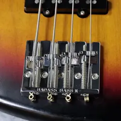 FENDER HIGHWAY ONE JAZZ BASS  3 COLOR SUNBURST   4.10KG NO.DG261