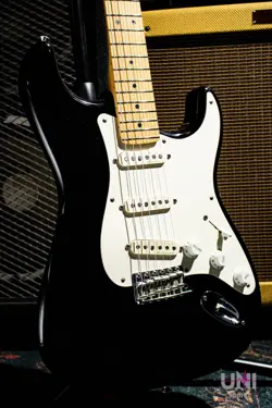 FENDER ERIC CLAPTON STRATOCASTER BLACKIE 2000