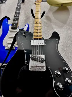 FENDER AMERICAN VINTAGE II 1977 TELECASTER