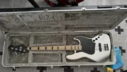 FENDER LIMITED EDITION MIKEY WAY JAZZ ELECTRIC BASS GUITAR  - GENTLY USED.