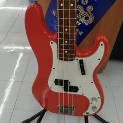 FENDER AMERICAN VINTAGE PRECISION BASS RED 2000 ELECTRIC BASS GUITAR W/HARD CASE