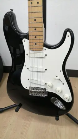 FENDER BLACKIE ST TYPE ERIC CLAPTON ELECTRIC GUITAR W/HARD CASE USED PRODUCT