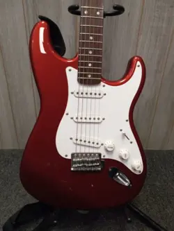 FENDER SQUIRE STRAT AFFINITY CANDY APPLE RED